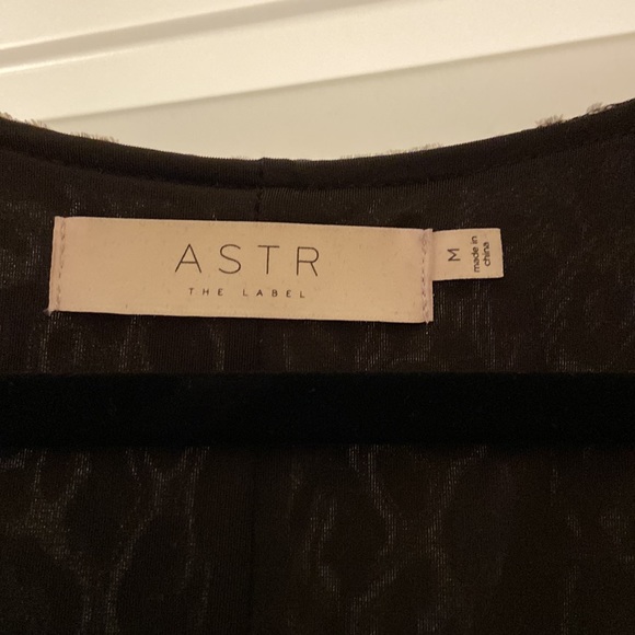 Velvet Leopard print wrap dress from Astr the Label! Size medium - Picture 2 of 4